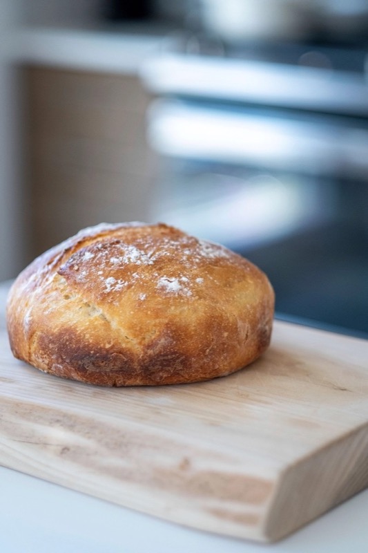 Pain au levain à la croûte dorée